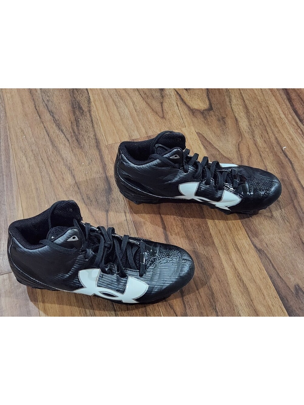 UNDER ARMOUR Fierce Phantom Mid MC Football shoes SIZE 4.5Y